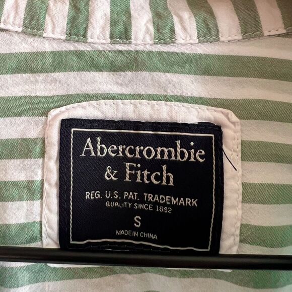 5/$25 Abercrombie & Fitch Stripe Button Down Size S - Picture 4 of 6